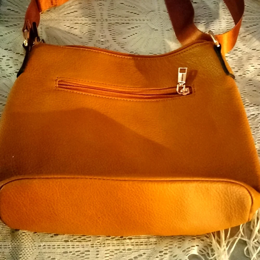 Purse - Picture 1 of 1